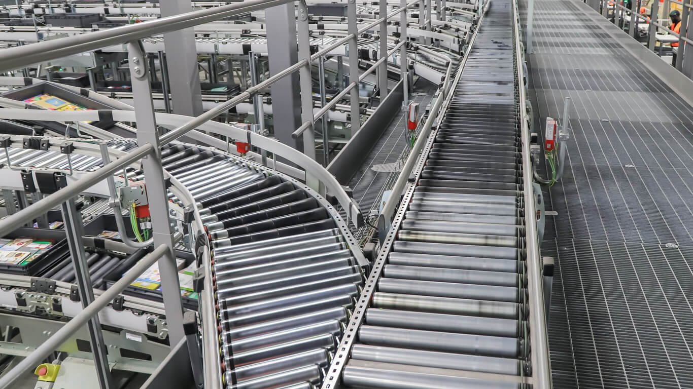 conveyor systems in a warehouse distribution environment